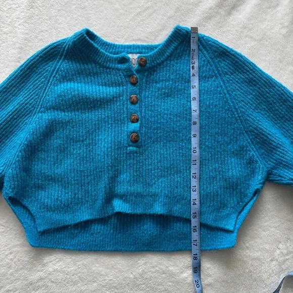 BDG Blue Cropped Sweater - Picture 6 of 7